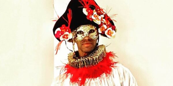 Walkabout-Masquerade-Themed-Entertainer