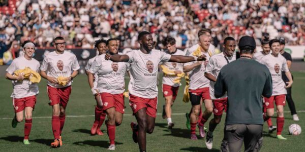 YouTubers-Taking-Part-in-Charity-Fotball-Match
