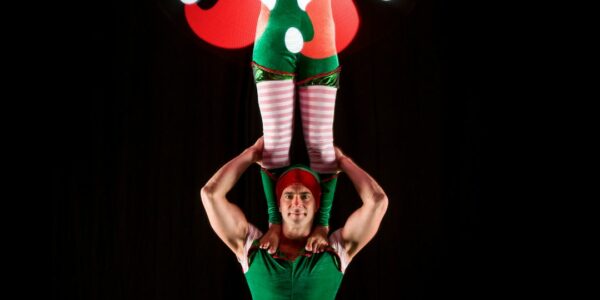 Acrobatic-Elf-Duo