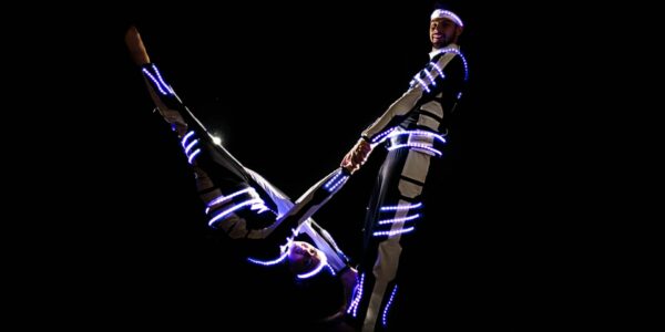Acrobatic-Performers-In-LED-Suits