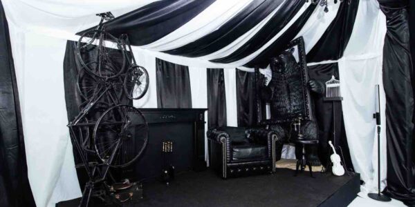 Black-and-White-Circus-Photo-Booth