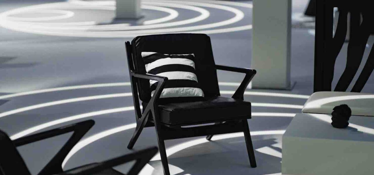 Black-and-White-Dream-Circus-Furniture