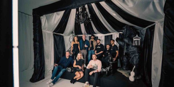 Black-and-White-Dream-Circus-Photo-Booth