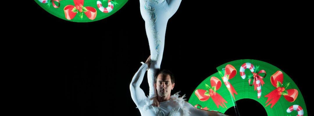 Christmas-Themed-Acrobatic-Show Christmas-Themed-Acrobatic-Show