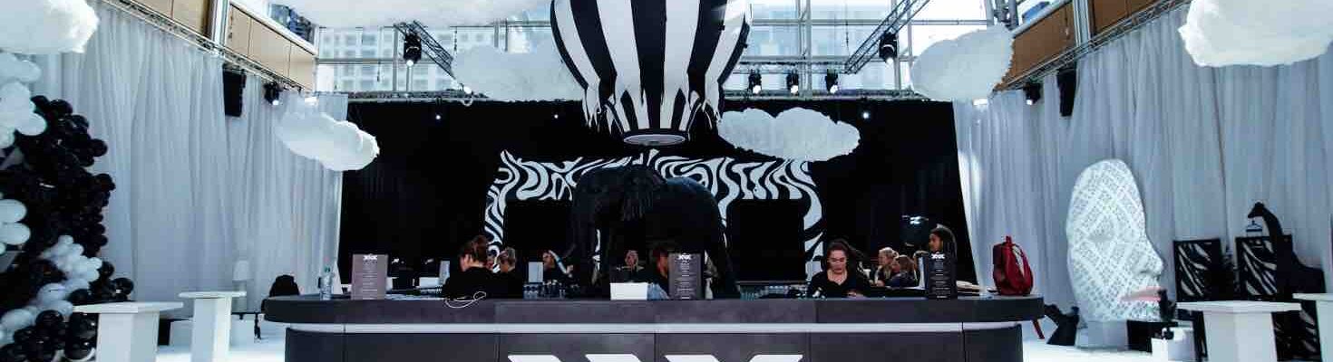 Dream-Circus-Bar-Area