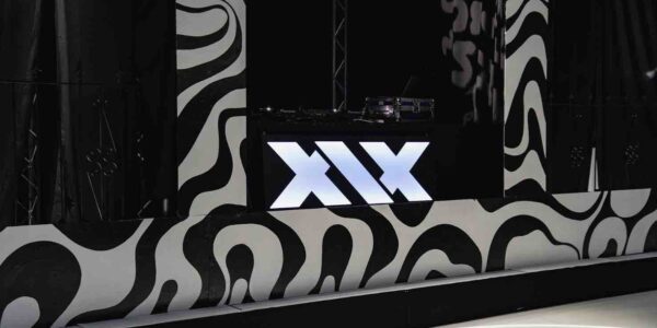 Dream-Circus-Branded-DJ-Booth