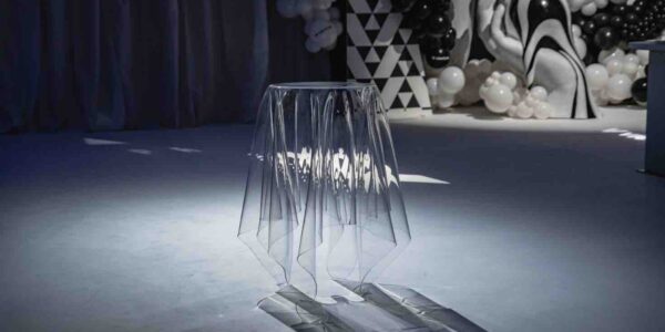 Dream-Circus-Floating-Table-Prop