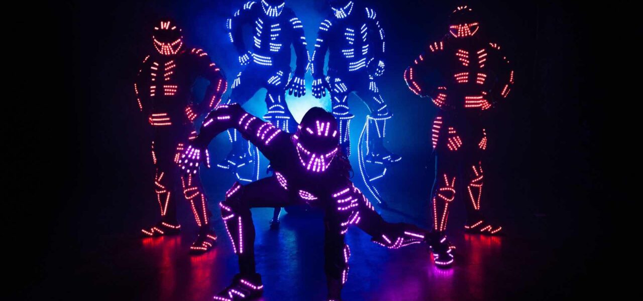 Glow-Performers-In-Dance-Group