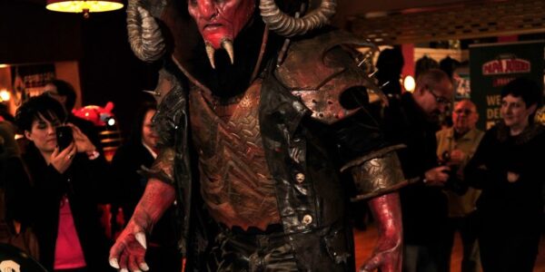 Immersive-Halloween-Demon-Entertainer-For-Meet-And-Greets