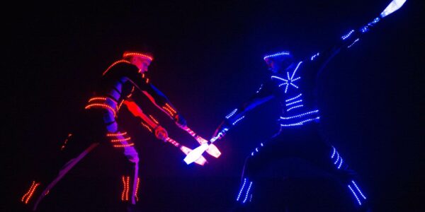 Juggling-Performers-In-LED-Suits