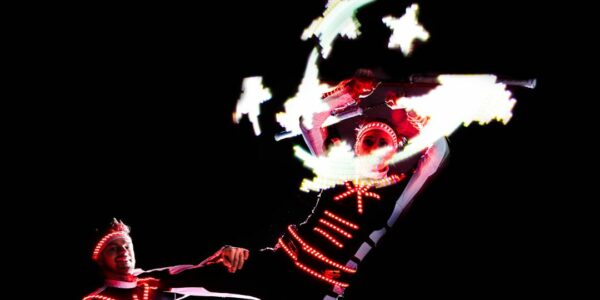 LED-Performers-For-Acrobatic-Shows