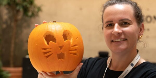 Live-Pumpkin-Carving-Workshop-Team-Building