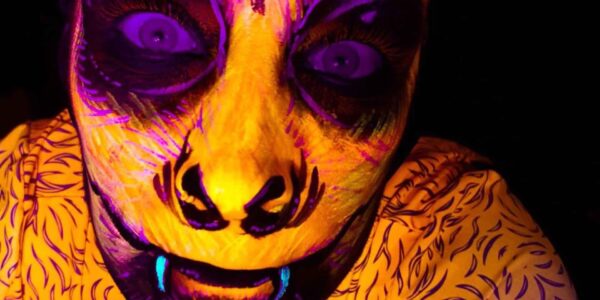 UV-Snake-Dancer
