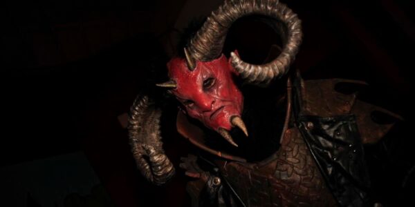 Walkabout-Demon-Performer-With-Horns