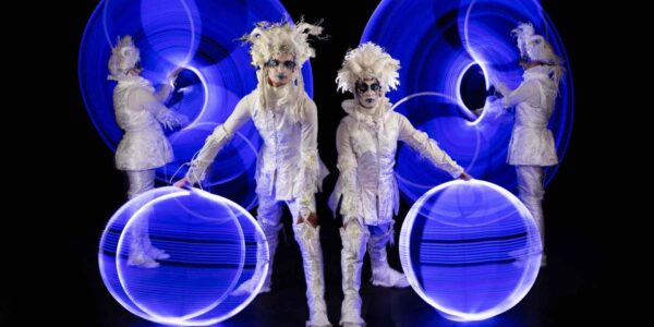 Winter-Wonderland-Circus-Performers