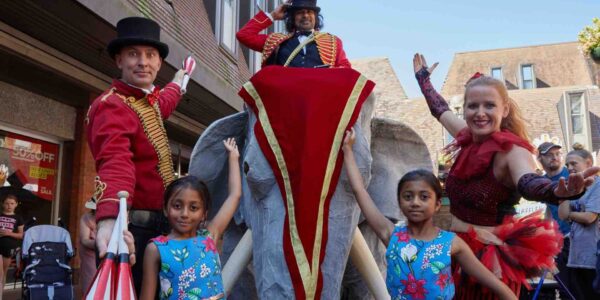 Circus-Themed-Walkabout-Acts