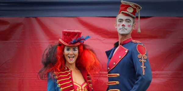Vintage-Clown-Roaming-Entertainers