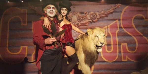 Circus-Themed-Roaming-Entertainers