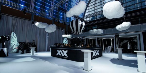 Floating-Balloon-Bar-Real-Life