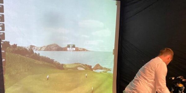 Golfing-Simulator-Entertainment