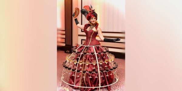 Red-Themed-Champagne-Dress-Entertainer