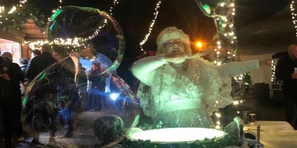 Snow-Queen-Bubble-Act-Winter-Wonderland