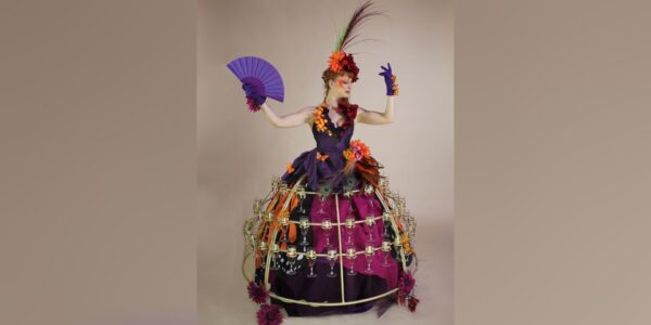 Summer-Themed-Champagne-Dress-Performer