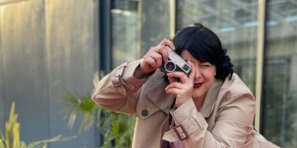 Vintage-Photographer-Group-For-Hire