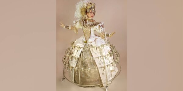 White-And-Gold-Champagne-Server