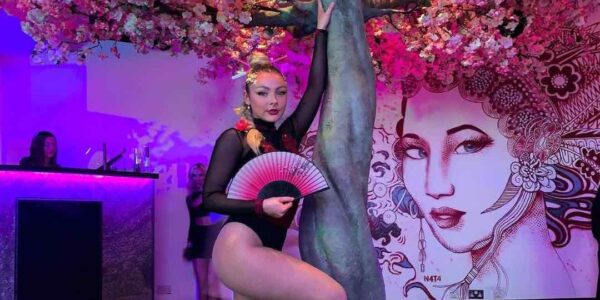 Chinese-Themed-Meet-And-Greet-Hostess