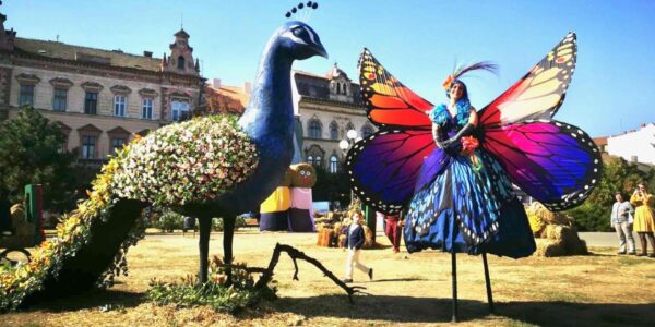 Spring-Themed-Stilt-Walkers-For-Hire