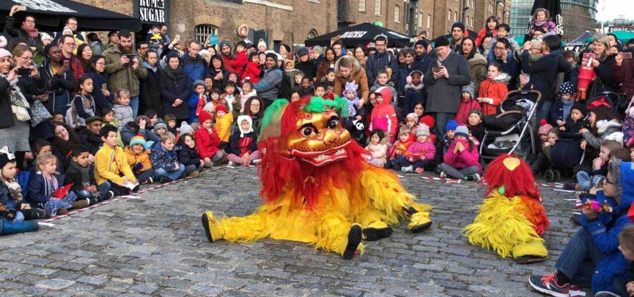 Traditional-Chinese-Lion-Dancers-For-Chinese-New-Year-Events