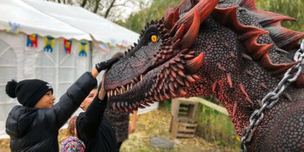 Interactive-Walkabout-Dragon