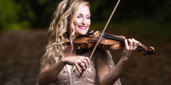 Professional-Violin-Performer