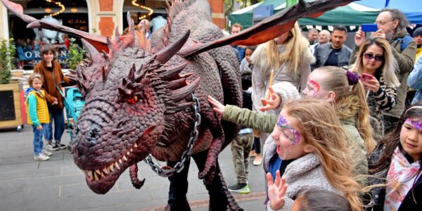 Walkabout-Dragon-With-Children