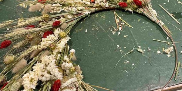 Dried-Wreath-For-Seasonal-Activity