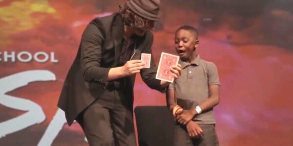 Interactive-Comedy-Entertainer-With-Child