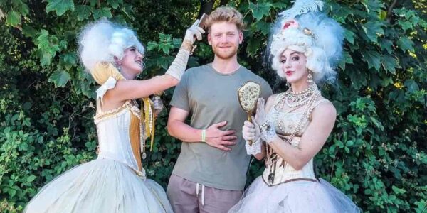 Rococo-Ladies-Walkabout-Act-Interact-With-Guest