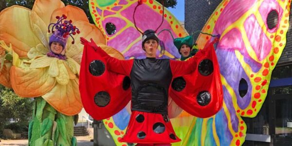Spring-Stilt-Walking-Parade-Entertainers