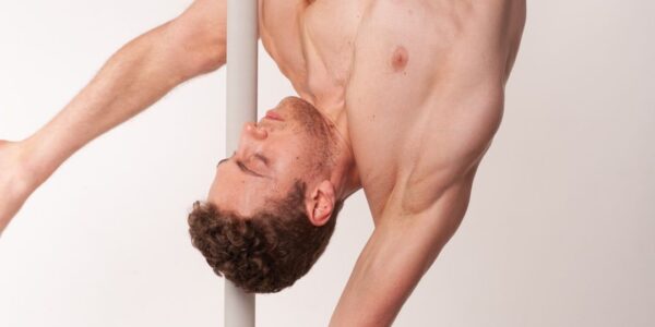 Aerial-Pole-Artist