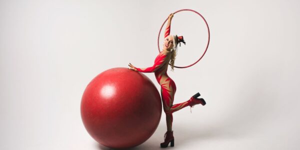 Circus-Themed-Hula-Hoop-Show