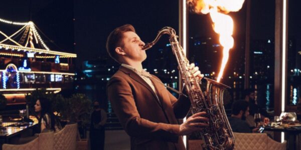 Flaming-Saxophonist-Street
