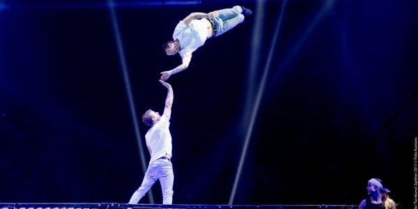 Flying-Acrobats-Trampoline-Show