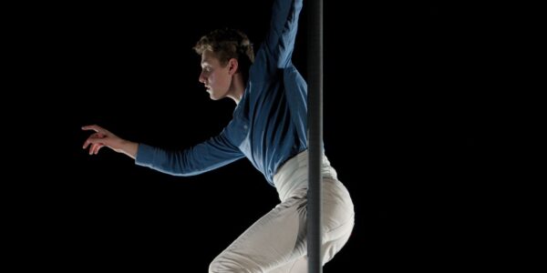 Flying-Pole-Act-In-Darkness