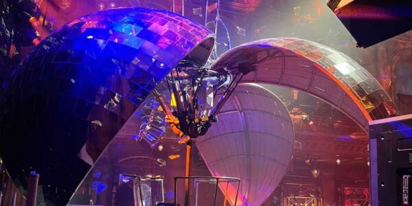 Giant-Disco-Ball-Colours