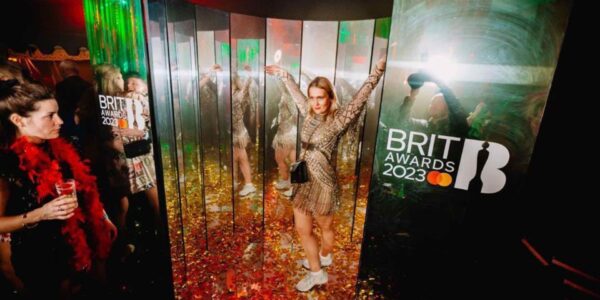 Immersive-Photo-Booth-Woman
