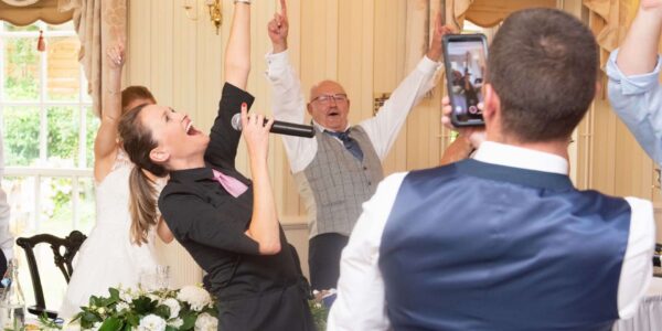Singing-Waitresses-Secret