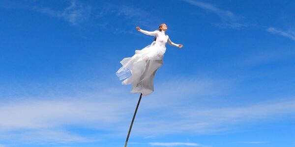 Sway-Pole-Singer-Sky