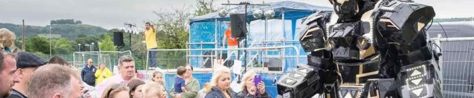 The-Vocal-Robot-At-A-Festival-Appearance The-Vocal-Robot-At-A-Festival-Appearance