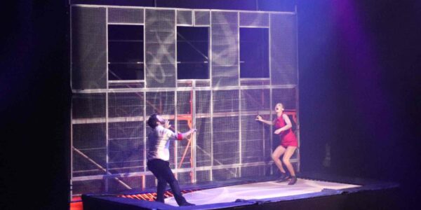Trampoline-Act-Catching
